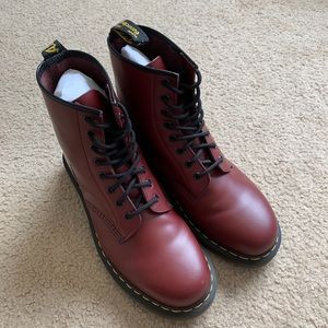 Dr. Martens 1460 SMOOTH LEATHER LACCE UP BOOTS